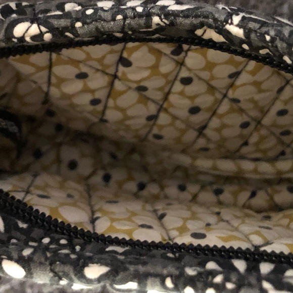 Beautiful Vera Bradley and Belle Taylor purses… just in time for everything! - Picture 7 of 12